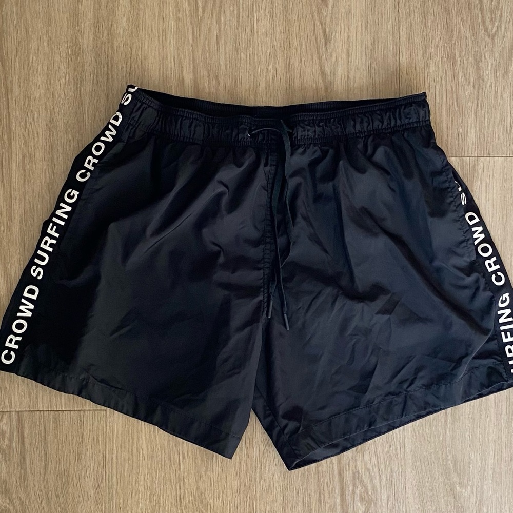 Men’s swimming trunks